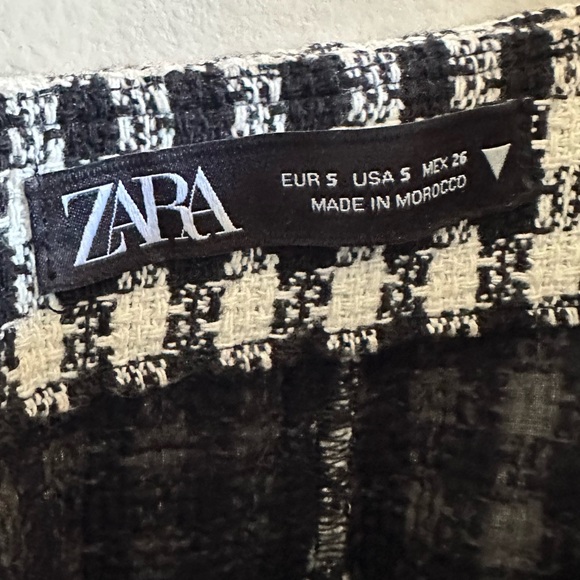 ZARA Tweed Plaid Skirt with Jewel Buttons - Size S (US 4, EUR S, MEX 26) - Picture 6 of 6
